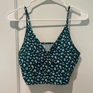 Green cropped floral tank top small
